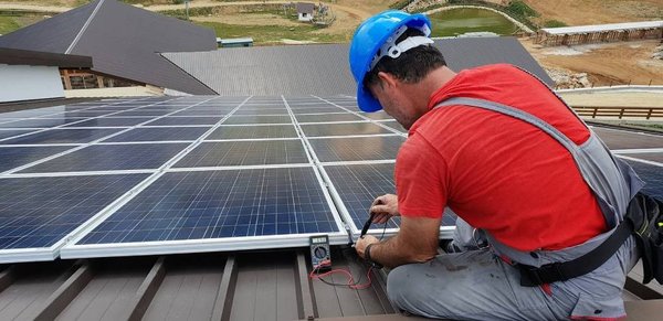 Qu'est-ce qu'un installateur photovoltaïque certifié en Gironde ?